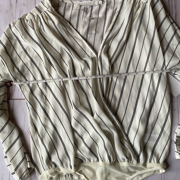 Authentic ASTR The Label Bodysuit - Picture 5 of 5